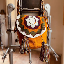 Load image into Gallery viewer, Wayuu bag (orange)