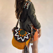 Load image into Gallery viewer, Wayuu bag (orange)
