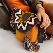 Load image into Gallery viewer, Wayuu bag (orange)