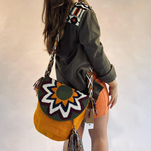 Load image into Gallery viewer, Wayuu bag (orange)
